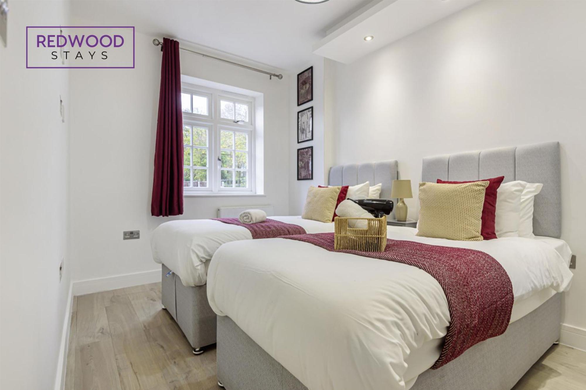 1 Bed 1 Bath Town Center Apartments For Corporates & Contractors, Wifi, Netflix And Parking On Selected Units By Redwood Stays Алдършот Екстериор снимка