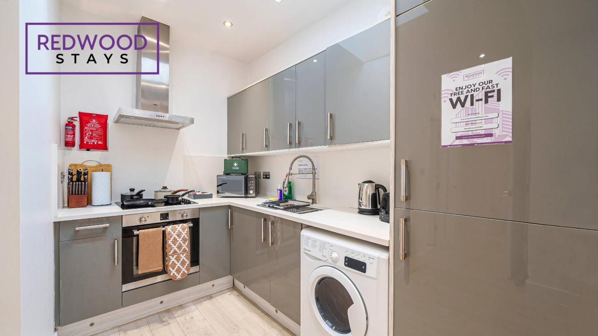 1 Bed 1 Bath Town Center Apartments For Corporates & Contractors, Wifi, Netflix And Parking On Selected Units By Redwood Stays Алдършот Екстериор снимка