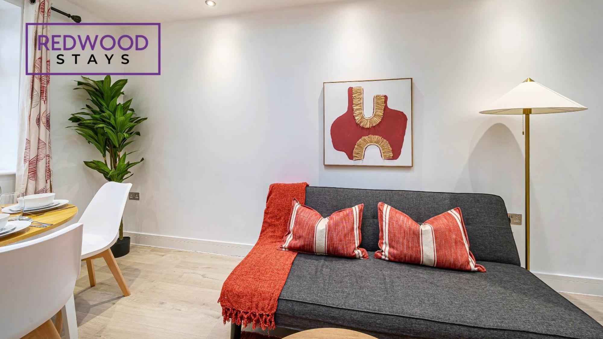 1 Bed 1 Bath Town Center Apartments For Corporates & Contractors, Wifi, Netflix And Parking On Selected Units By Redwood Stays Алдършот Екстериор снимка