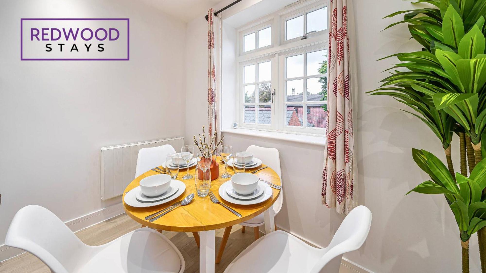 1 Bed 1 Bath Town Center Apartments For Corporates & Contractors, Wifi, Netflix And Parking On Selected Units By Redwood Stays Алдършот Екстериор снимка