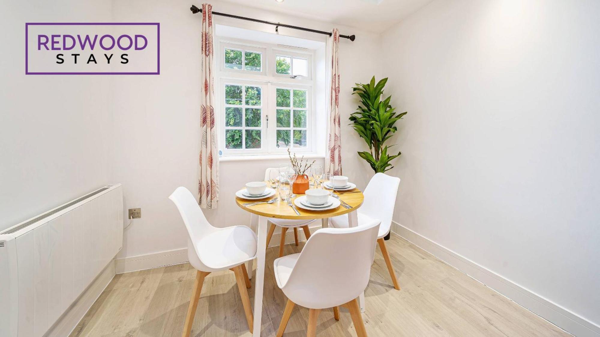 1 Bed 1 Bath Town Center Apartments For Corporates & Contractors, Wifi, Netflix And Parking On Selected Units By Redwood Stays Алдършот Екстериор снимка