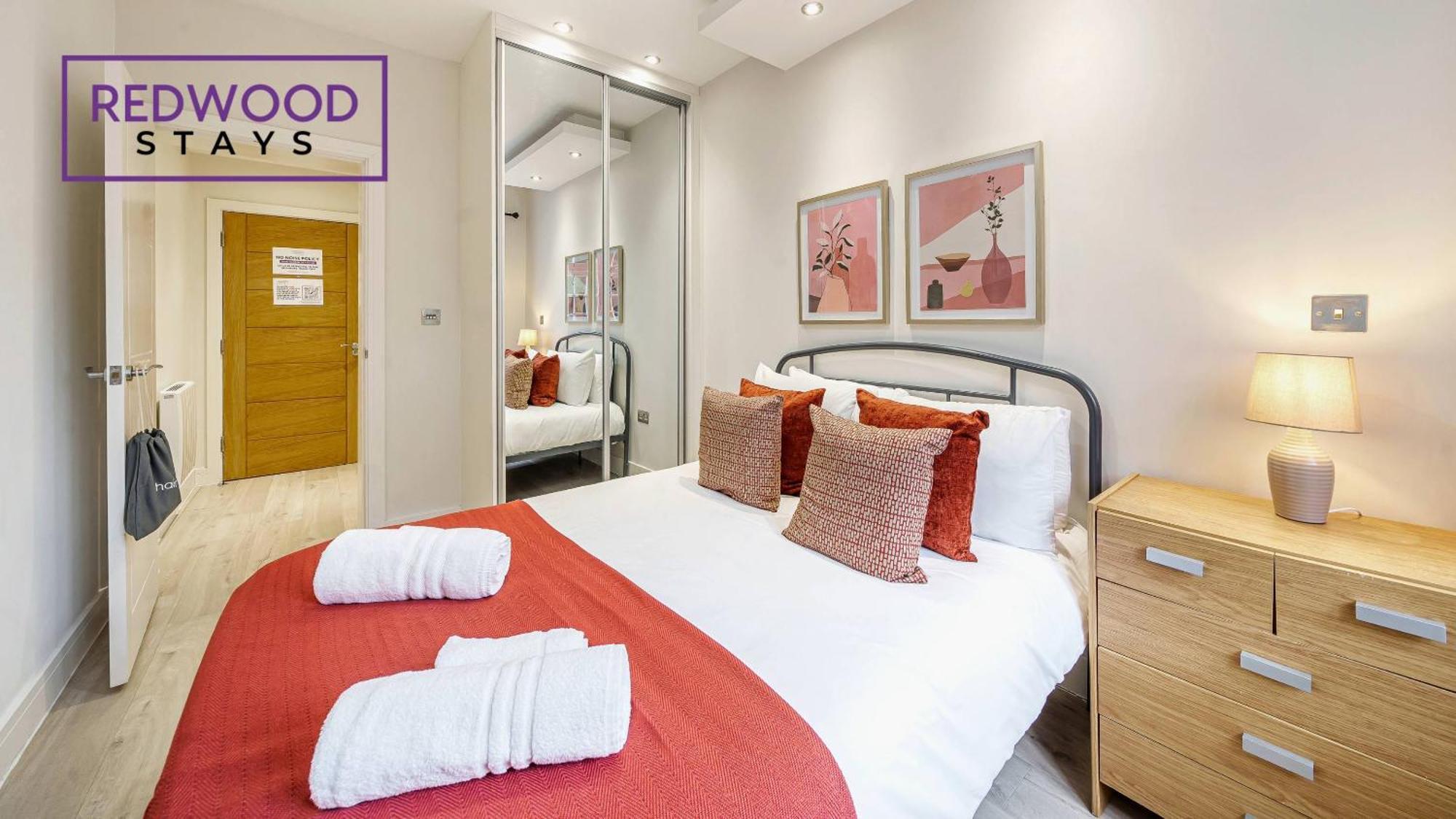 1 Bed 1 Bath Town Center Apartments For Corporates & Contractors, Wifi, Netflix And Parking On Selected Units By Redwood Stays Алдършот Екстериор снимка